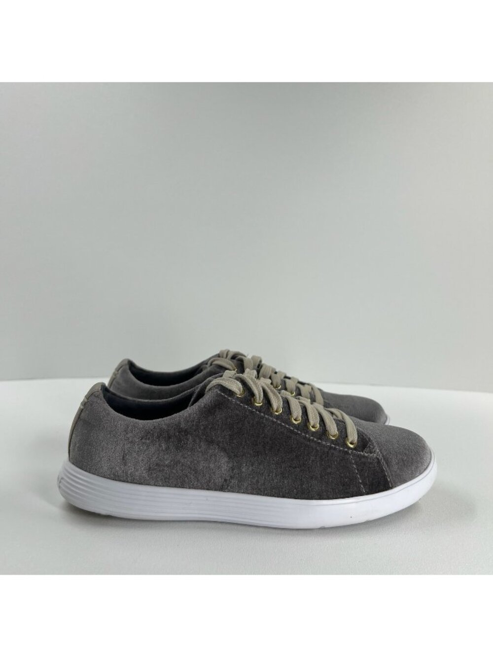 Cole Haan W12714 Grand Crosscourt II Sneakers Womens 6.5 B Low Top Silver Velvet